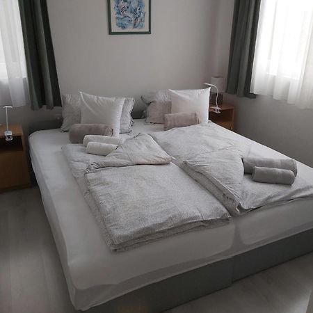 Apartmanhaz Horvath Balatonboglár المظهر الخارجي الصورة
