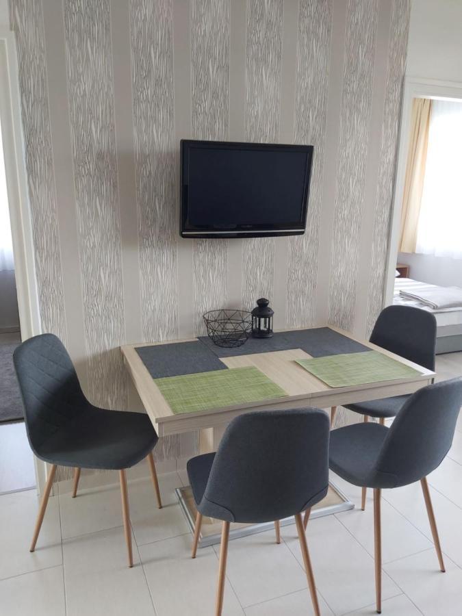 Apartmanhaz Horvath Balatonboglár المظهر الخارجي الصورة