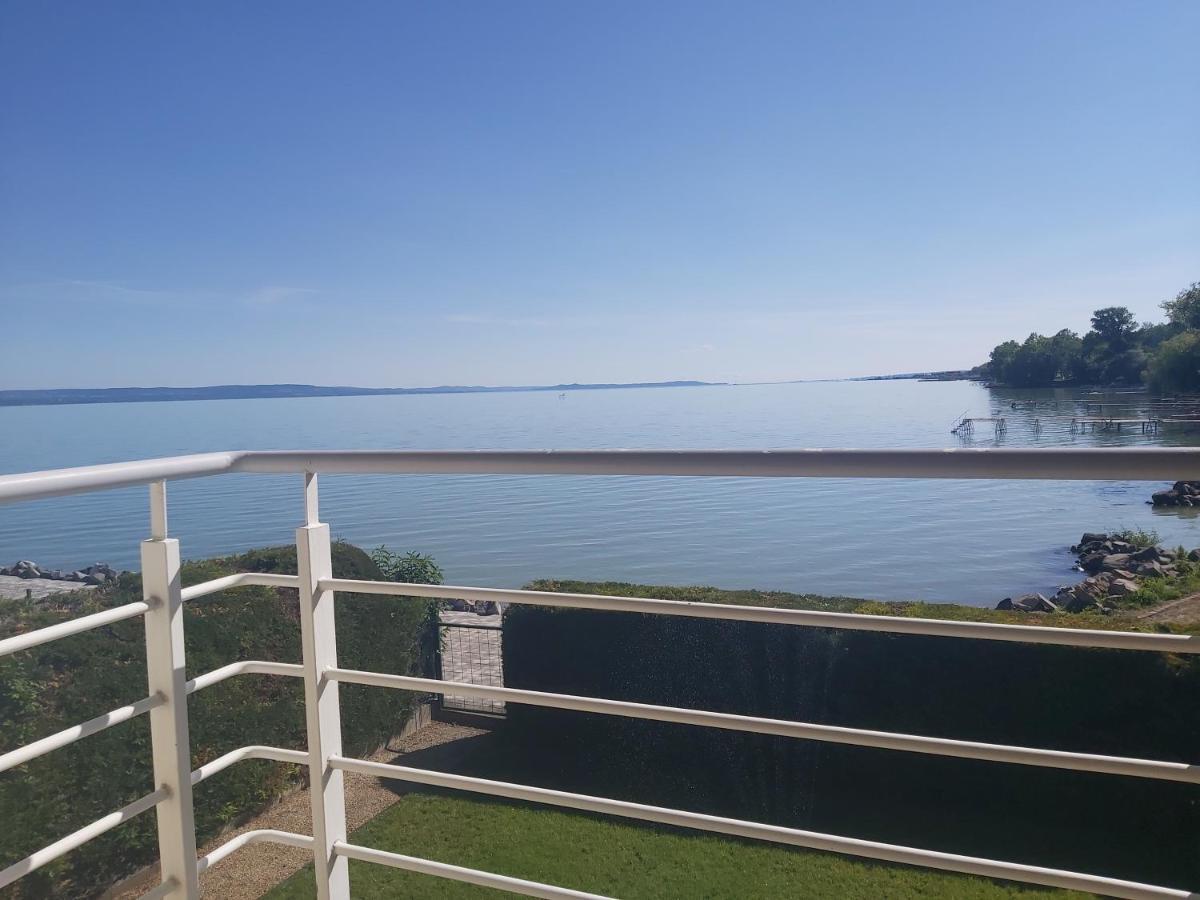 Apartmanhaz Horvath Balatonboglár المظهر الخارجي الصورة